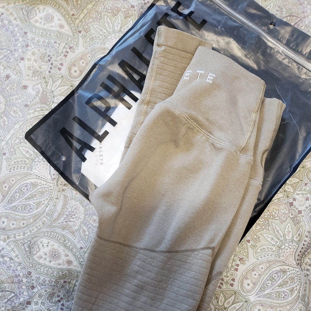 Alphalete revival 2.0 taupe xs